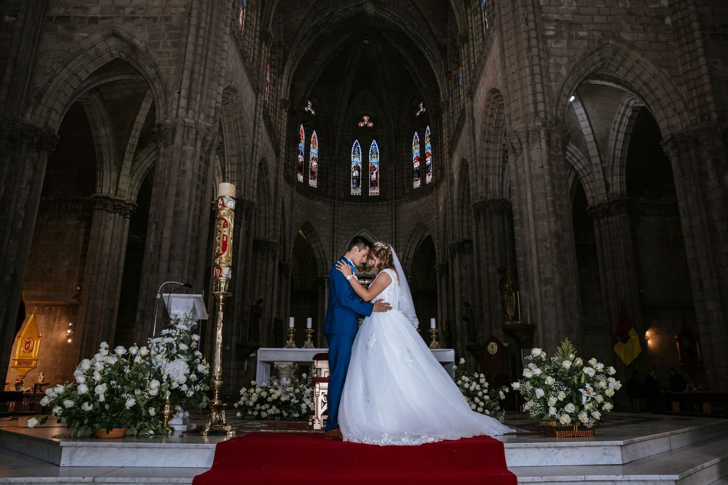 Fotografía de bodas destino en Quito y Ecuador con estilo emocional y documental