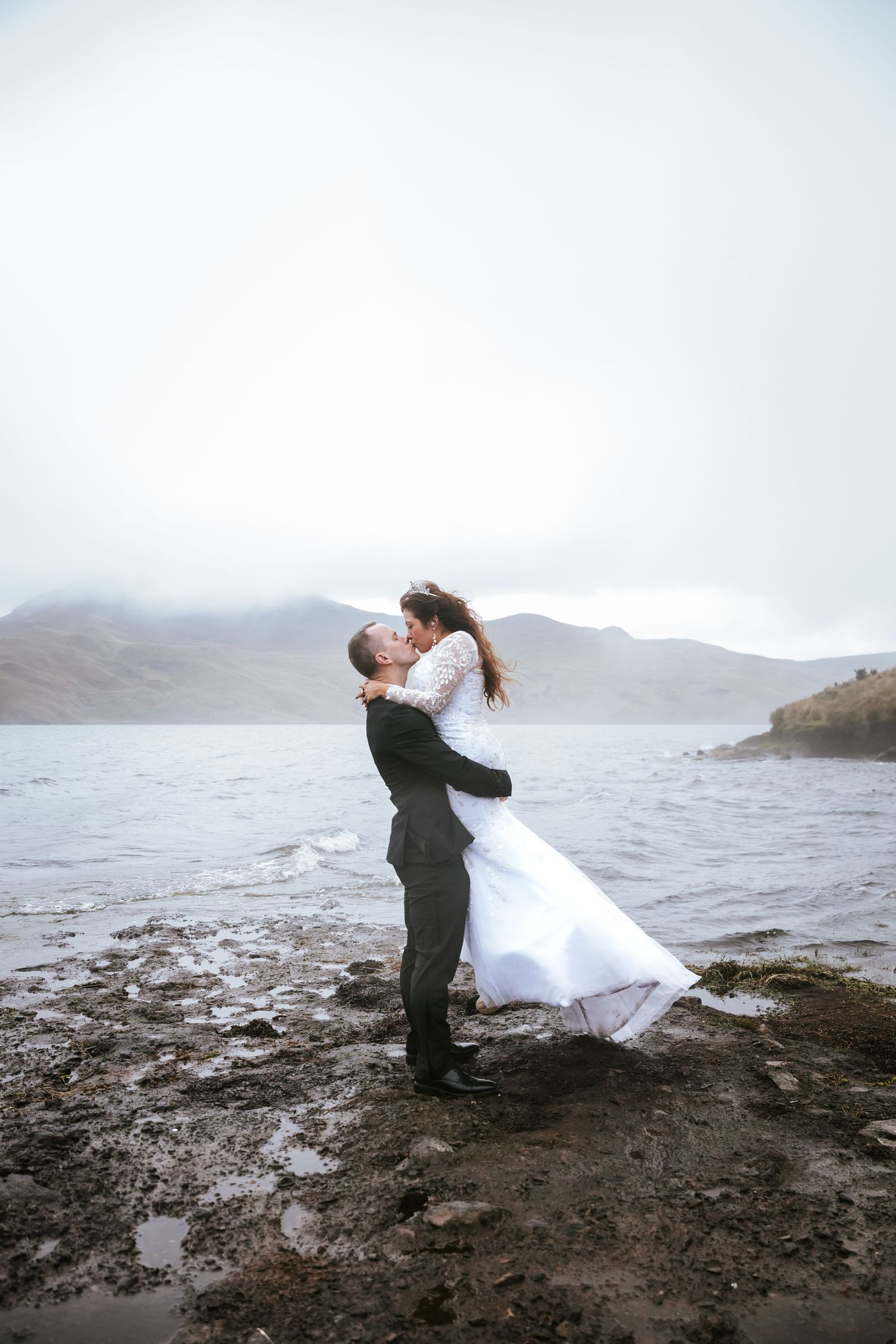 capturando bodas destino en Ecuador con estilo emocional, junto a organizadores de eventos.