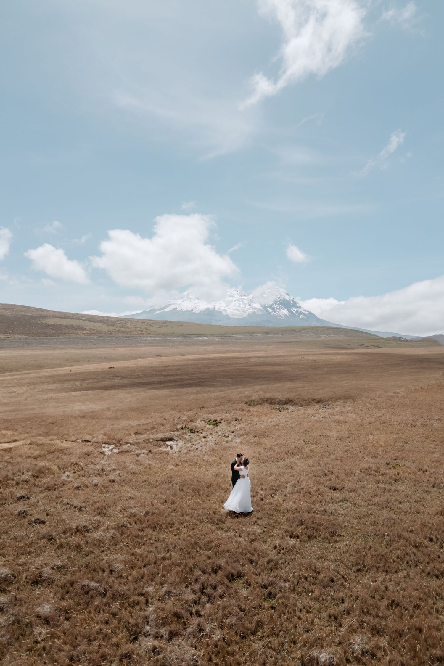 trabajamos junto a wedding planners y quintas exclusivas para documentar tu gran día.