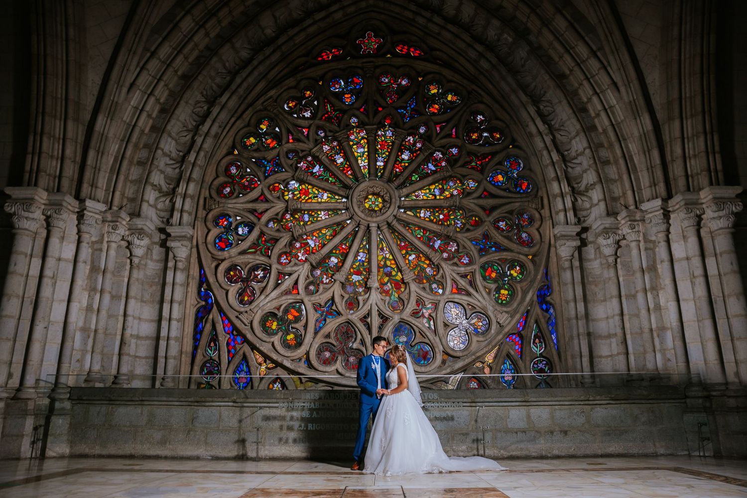 Fotografía de bodas destino en Quito y Ecuador con estilo emocional y documental