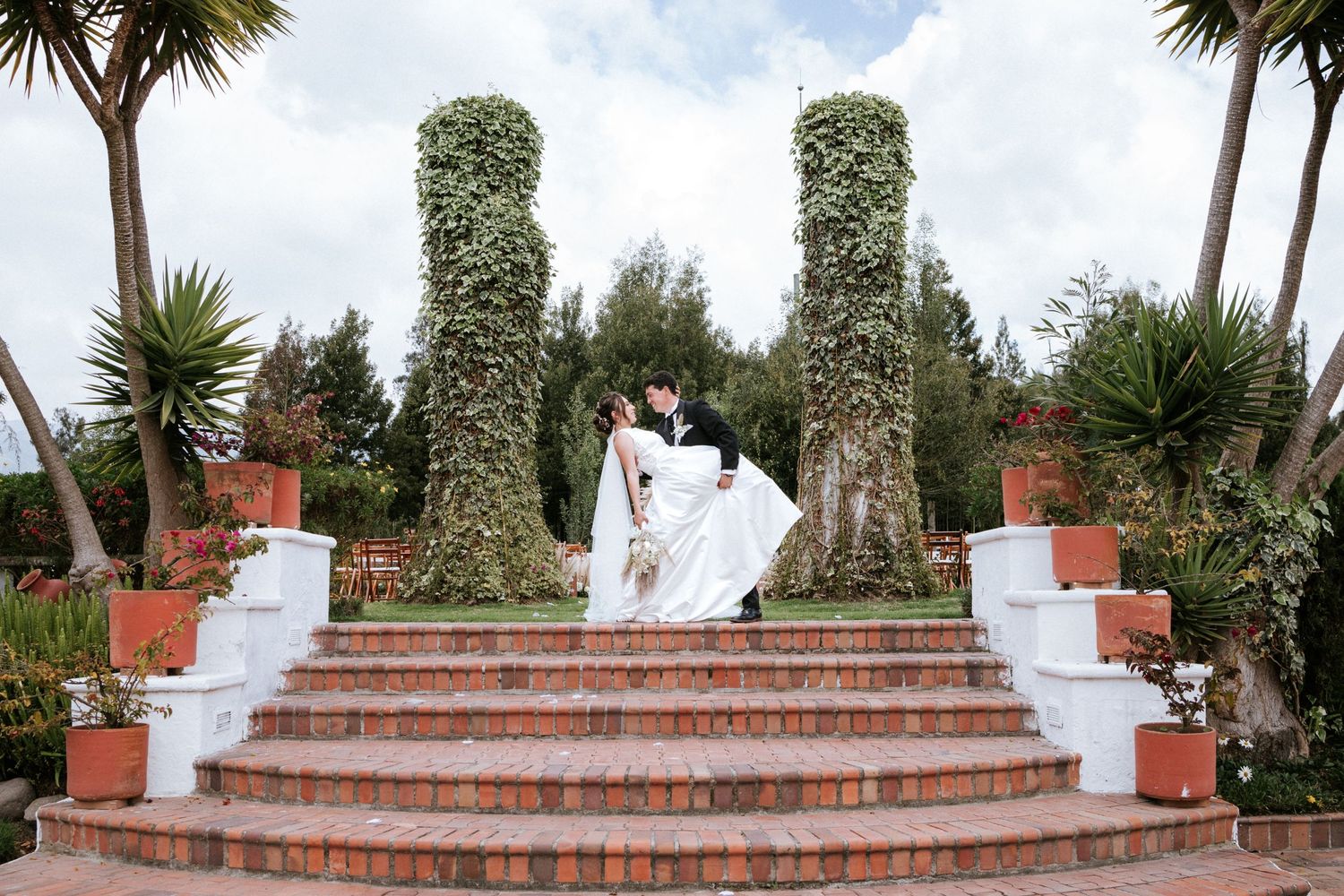 Fotógrafo de bodas en Quito y colaborador de wedding planners para crear eventos únicos.