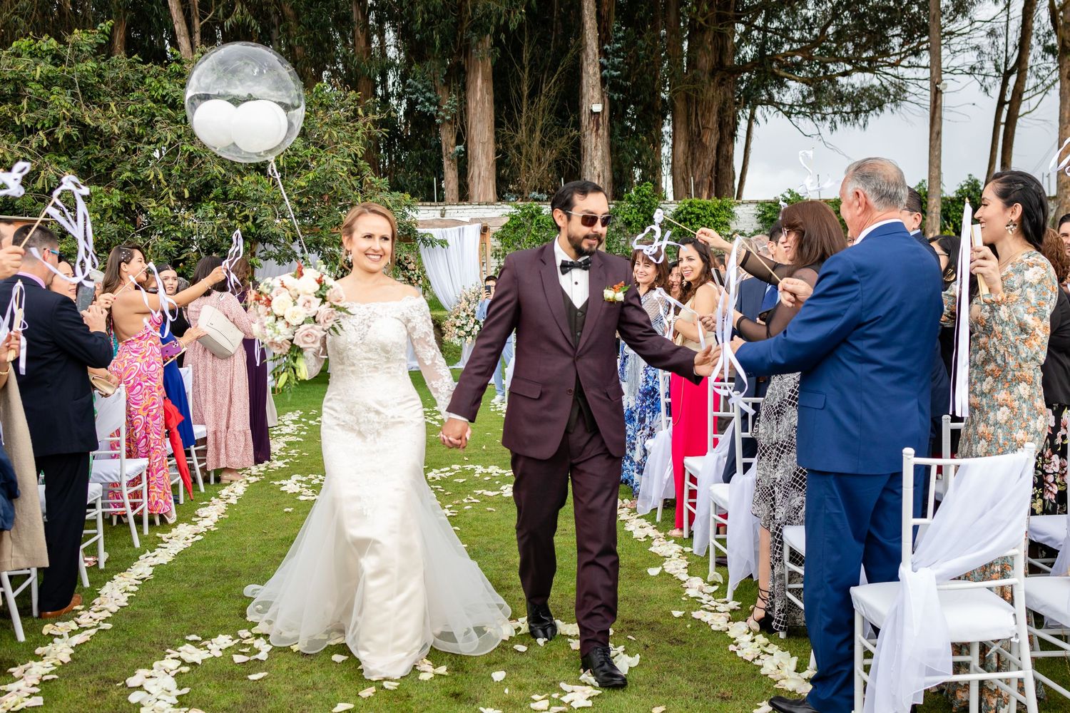 Capturando bodas destino en Ecuador con estilo emocional, junto a organizadores de eventos.