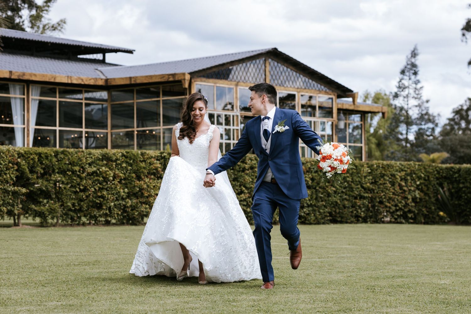 Fotografía de bodas con planificación perfecta gracias a wedding planners en Quito.