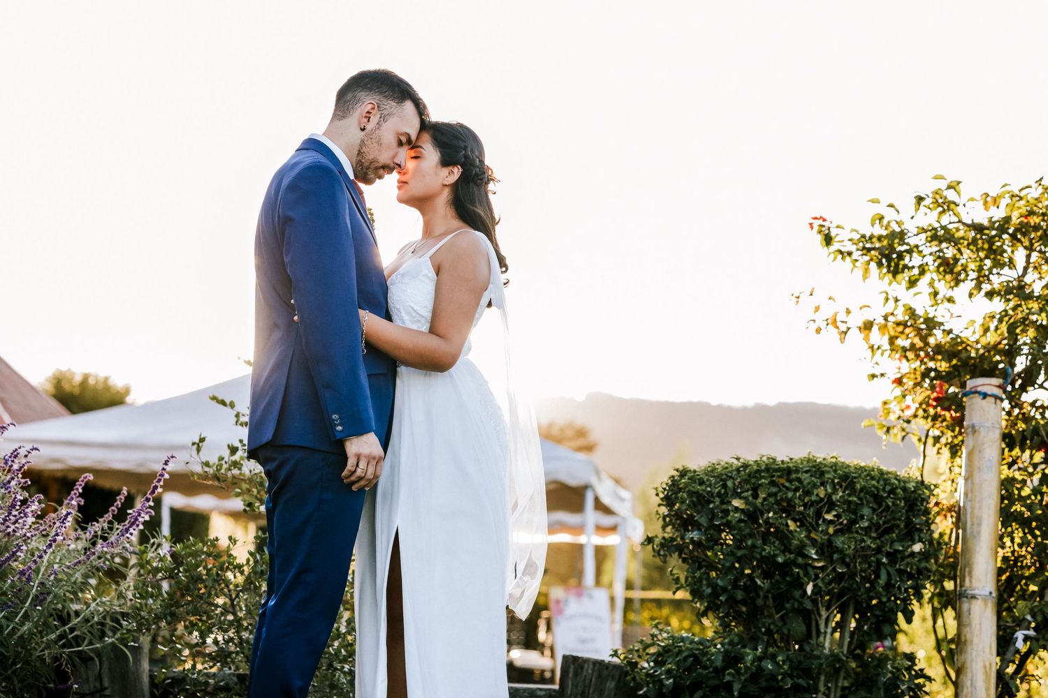 Pablo Andrade fotografiando una boda destino en Ecuador