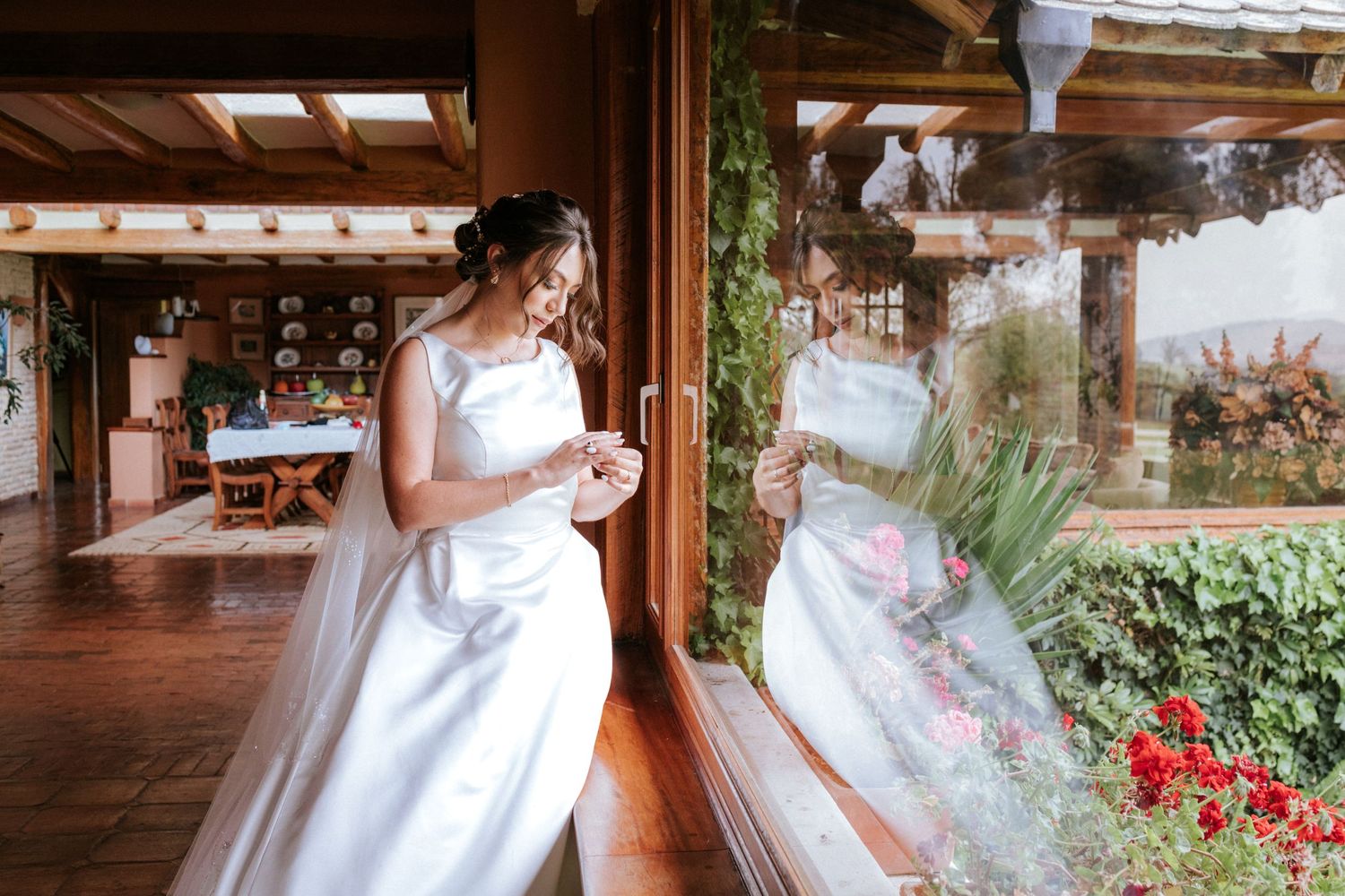 Fotógrafo de bodas en Quito y colaborador de wedding planners para crear eventos únicos.