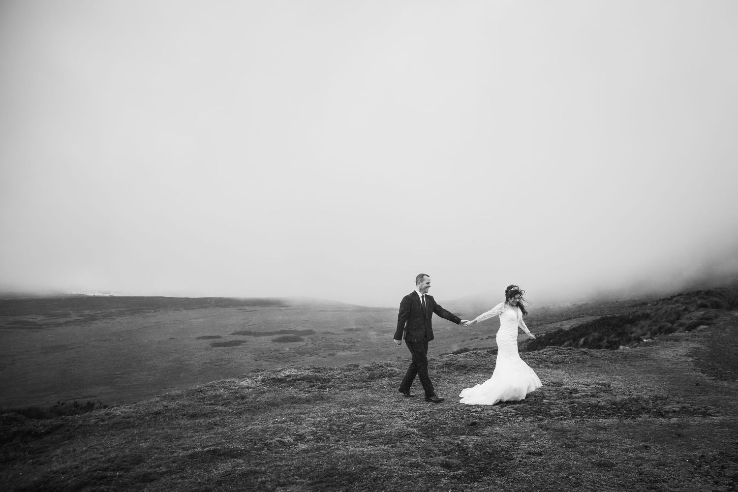 capturando bodas destino en Ecuador con estilo emocional, junto a organizadores de eventos.