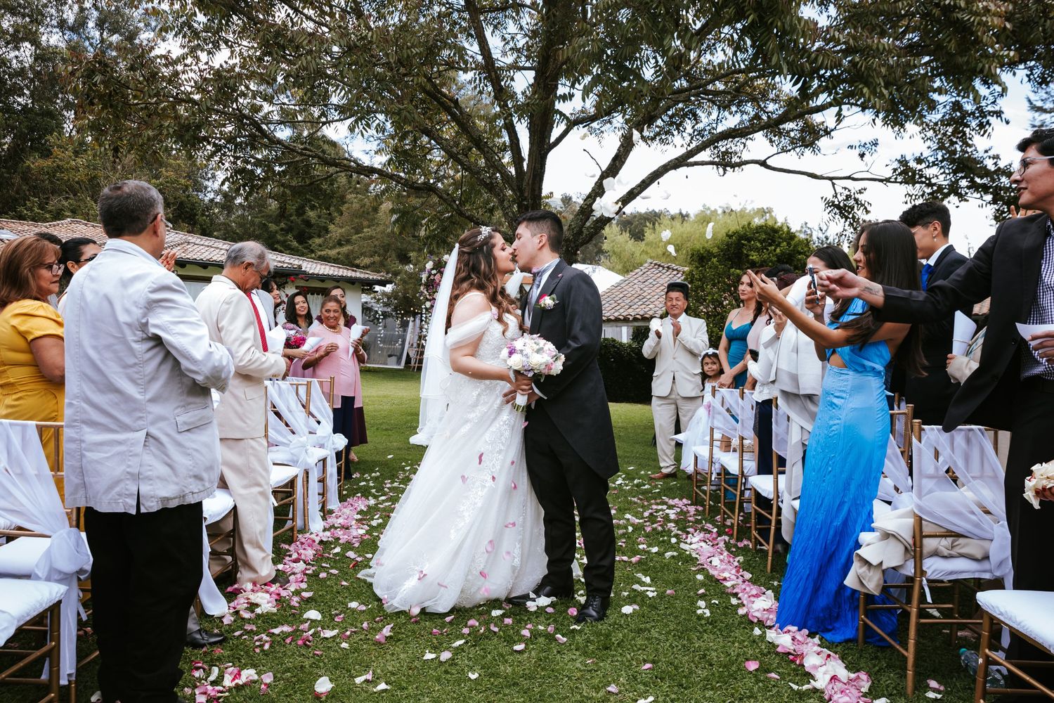 Pablo Andrade, fotógrafo de bodas en Quito, documentando historias de amor reales