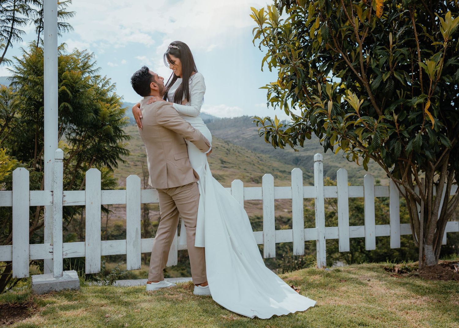 Fotógrafo de bodas en Quito y colaborador de wedding planners para crear eventos únicos.