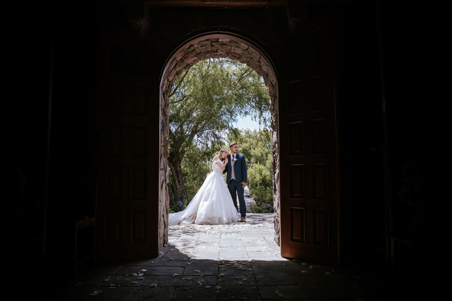 Fotografía de bodas destino en Quito y Ecuador con estilo emocional y documental