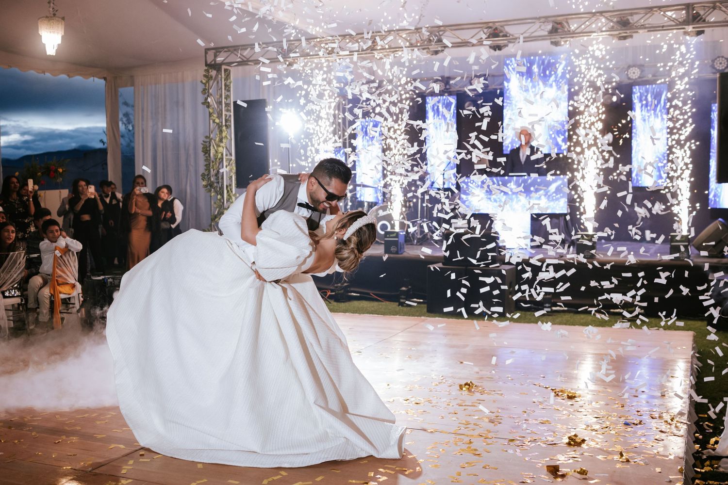 Capturando bodas destino en Ecuador con estilo emocional, junto a organizadores de eventos.