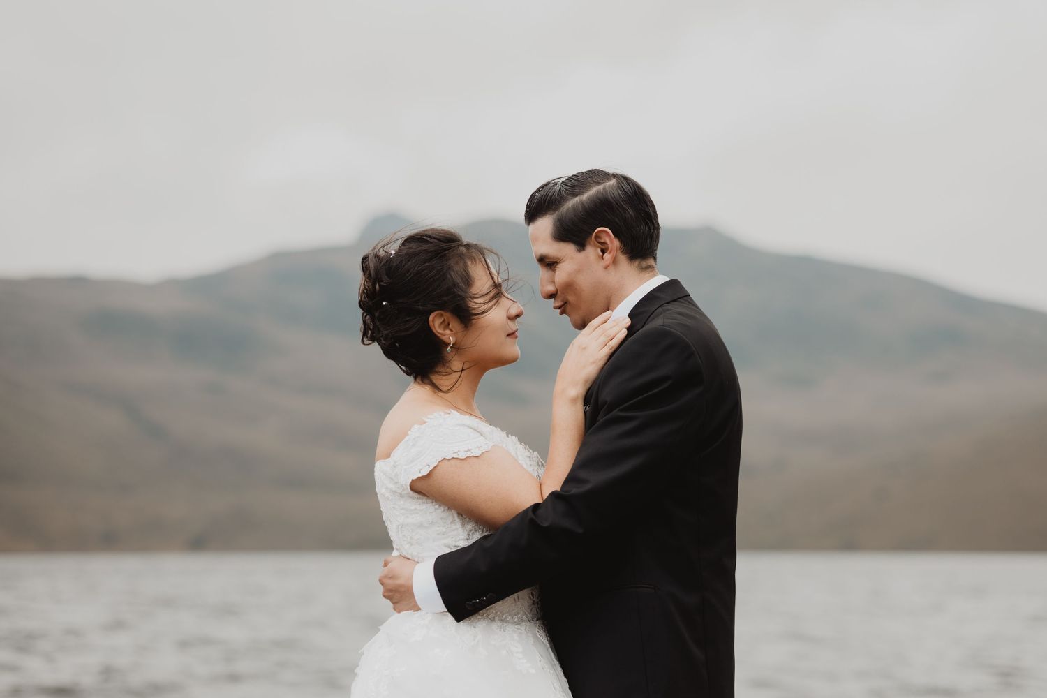 Crea tu boda soñada en Quito con planificación profesional y recuerdos fotográficos únicos.