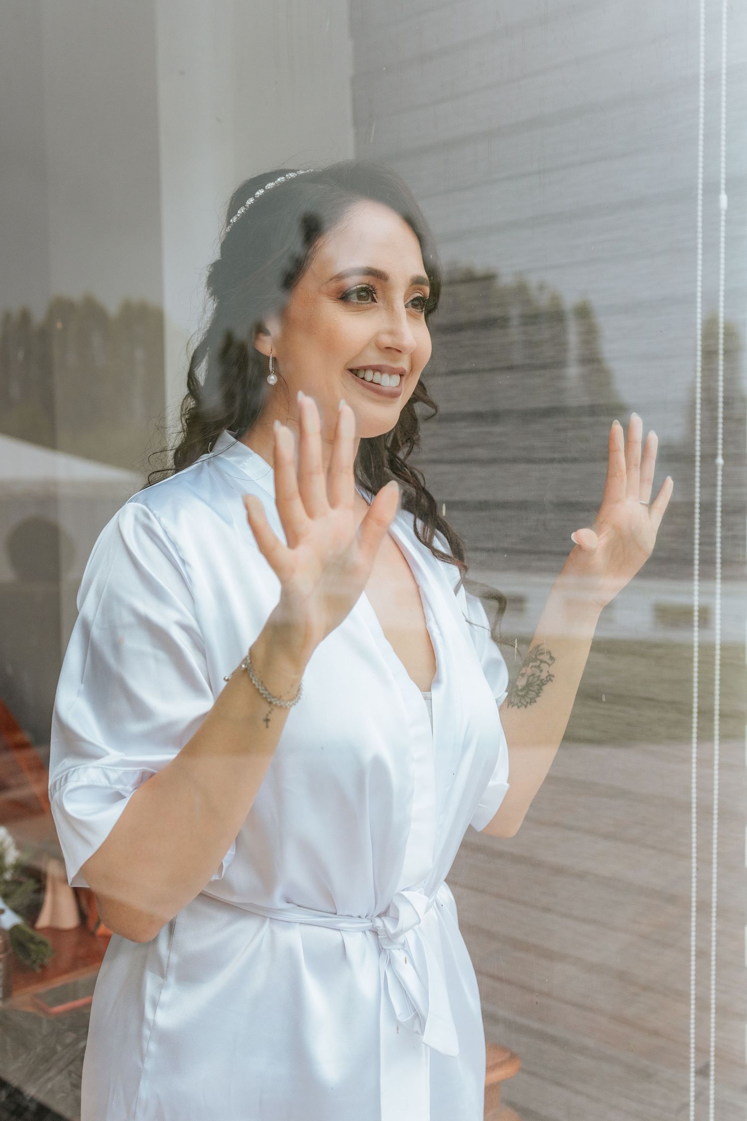 Servicio completo de fotografía para bodas en Quito con alianzas en catering y decoración.