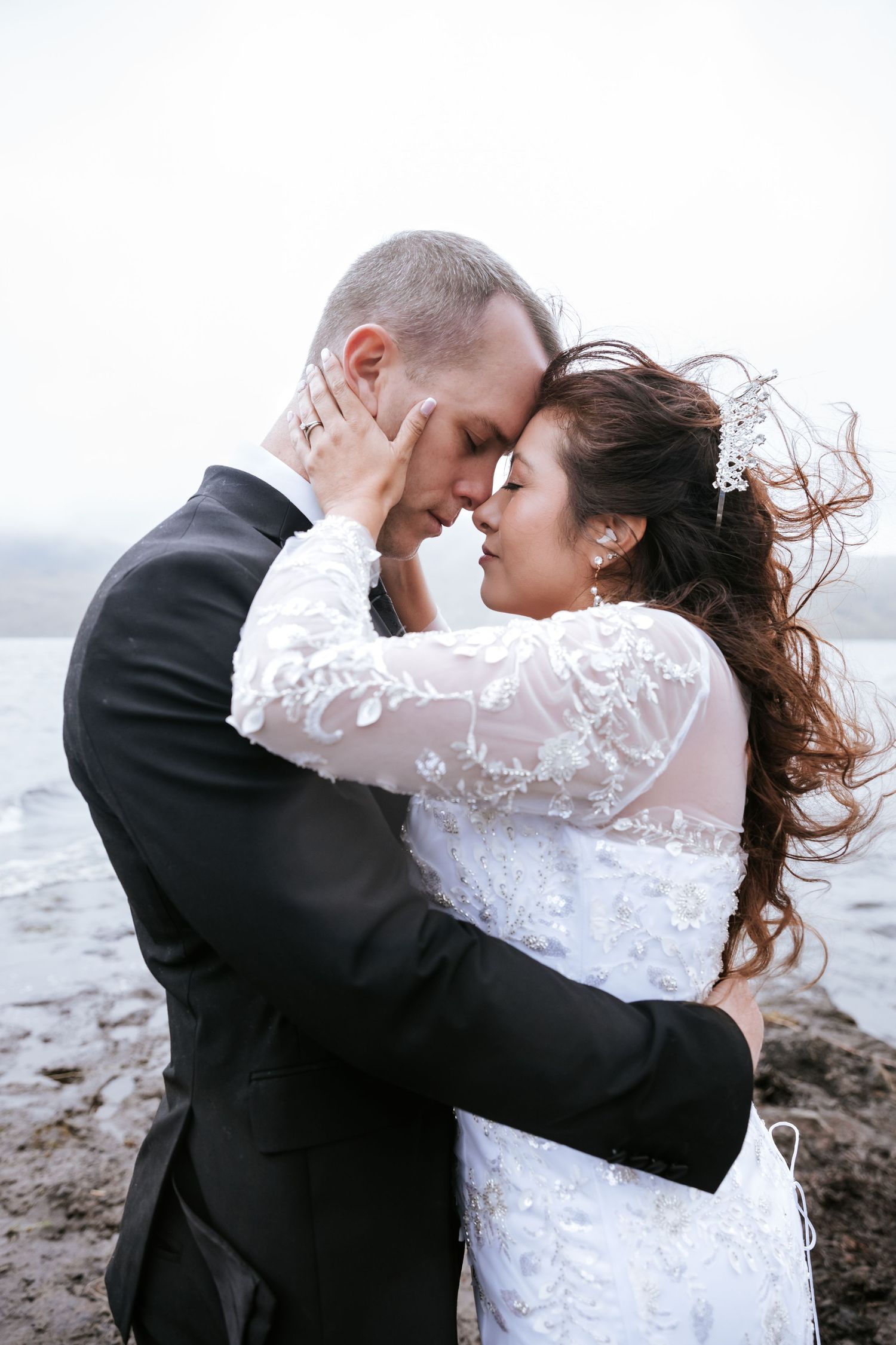 capturando bodas destino en Ecuador con estilo emocional, junto a organizadores de eventos.