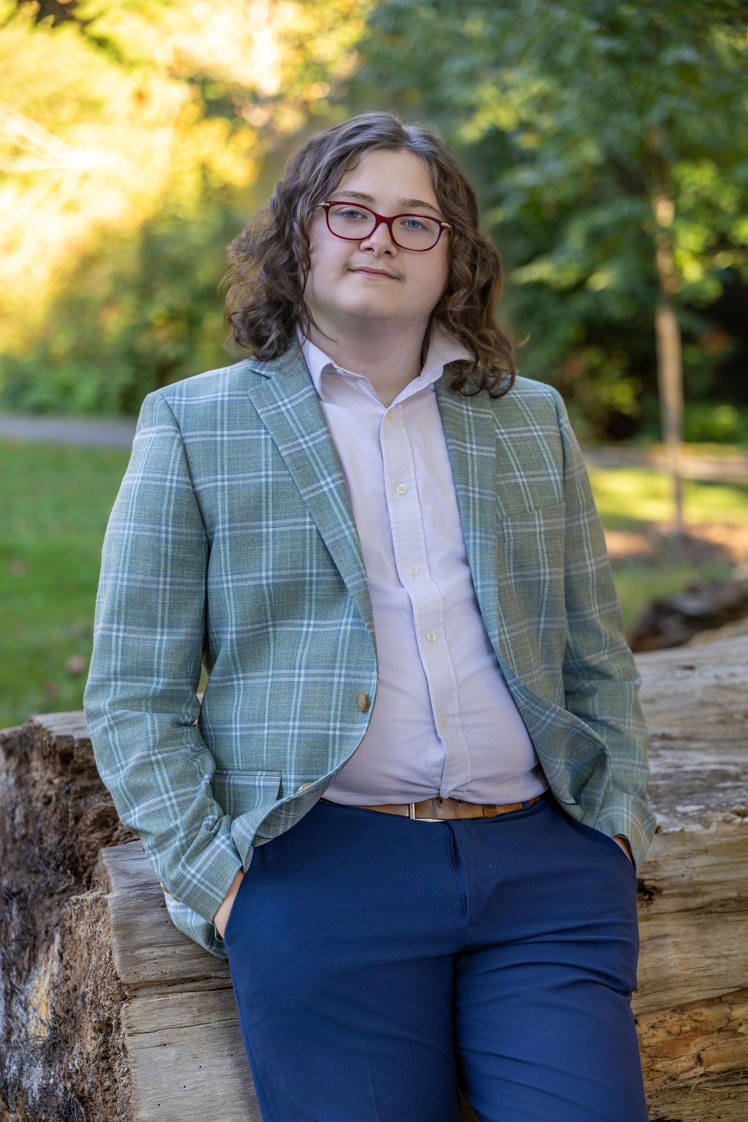 High school senior portrait outdoors in Kirkland