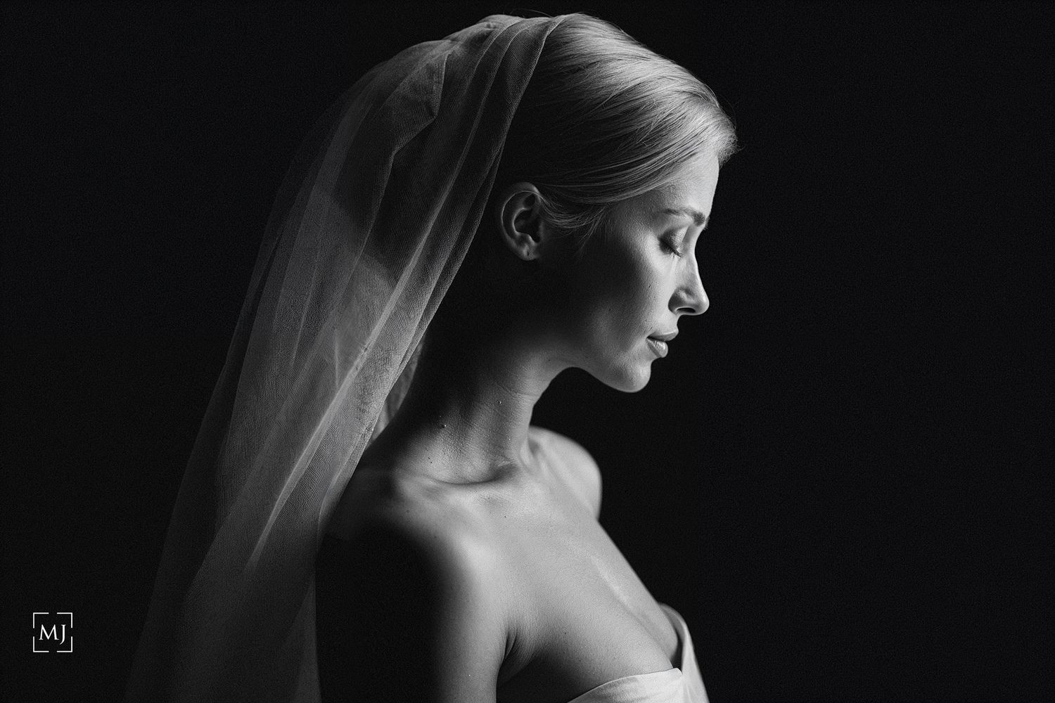 Artistic black and white bridal portraits showing elegant profile views. Wedding Photographer Martin Japheth