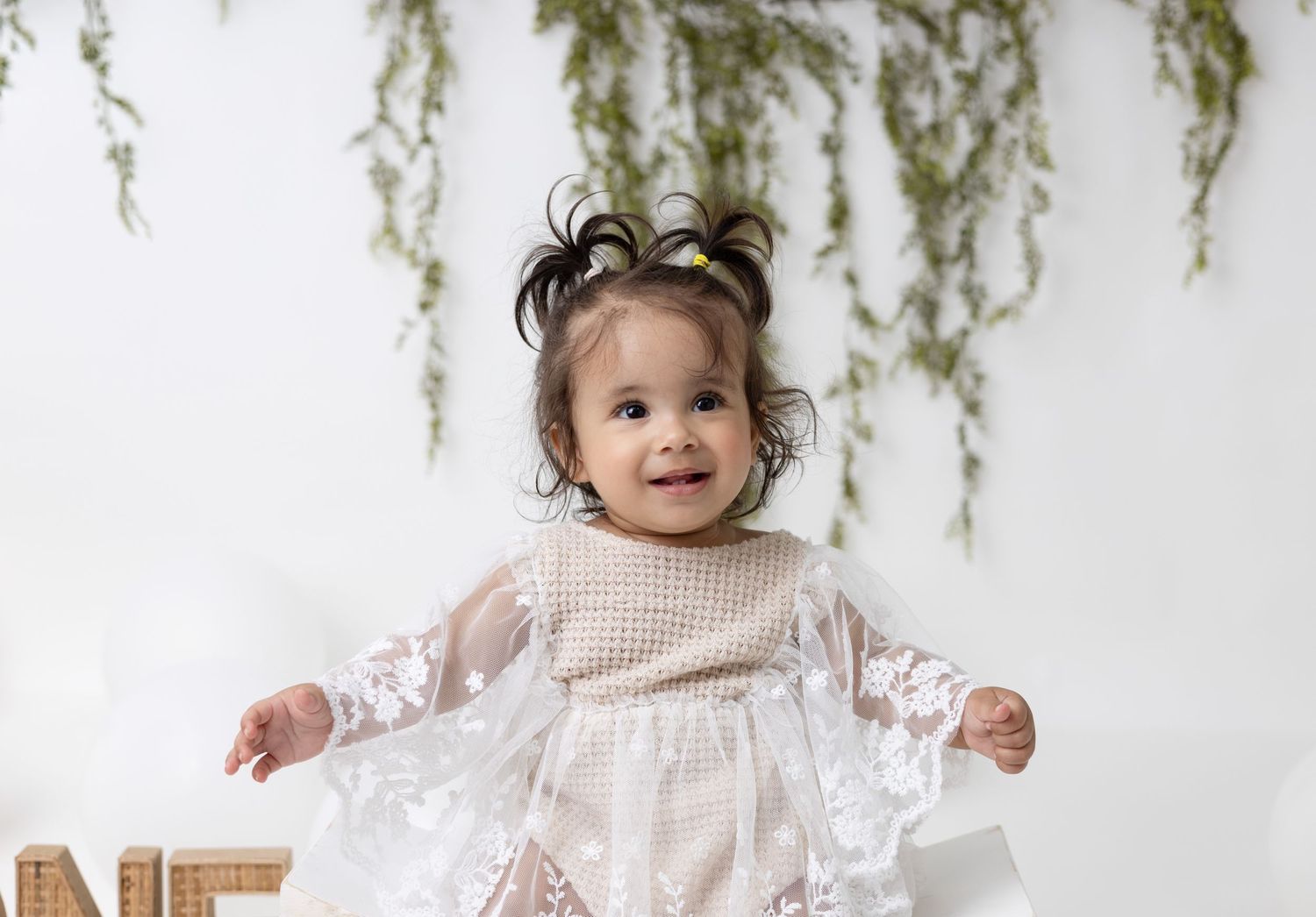 First Birthday Girl Photo – A Sweet & Joyful Celebration
Capture the magic of your baby girl’s first birthday with a styled session