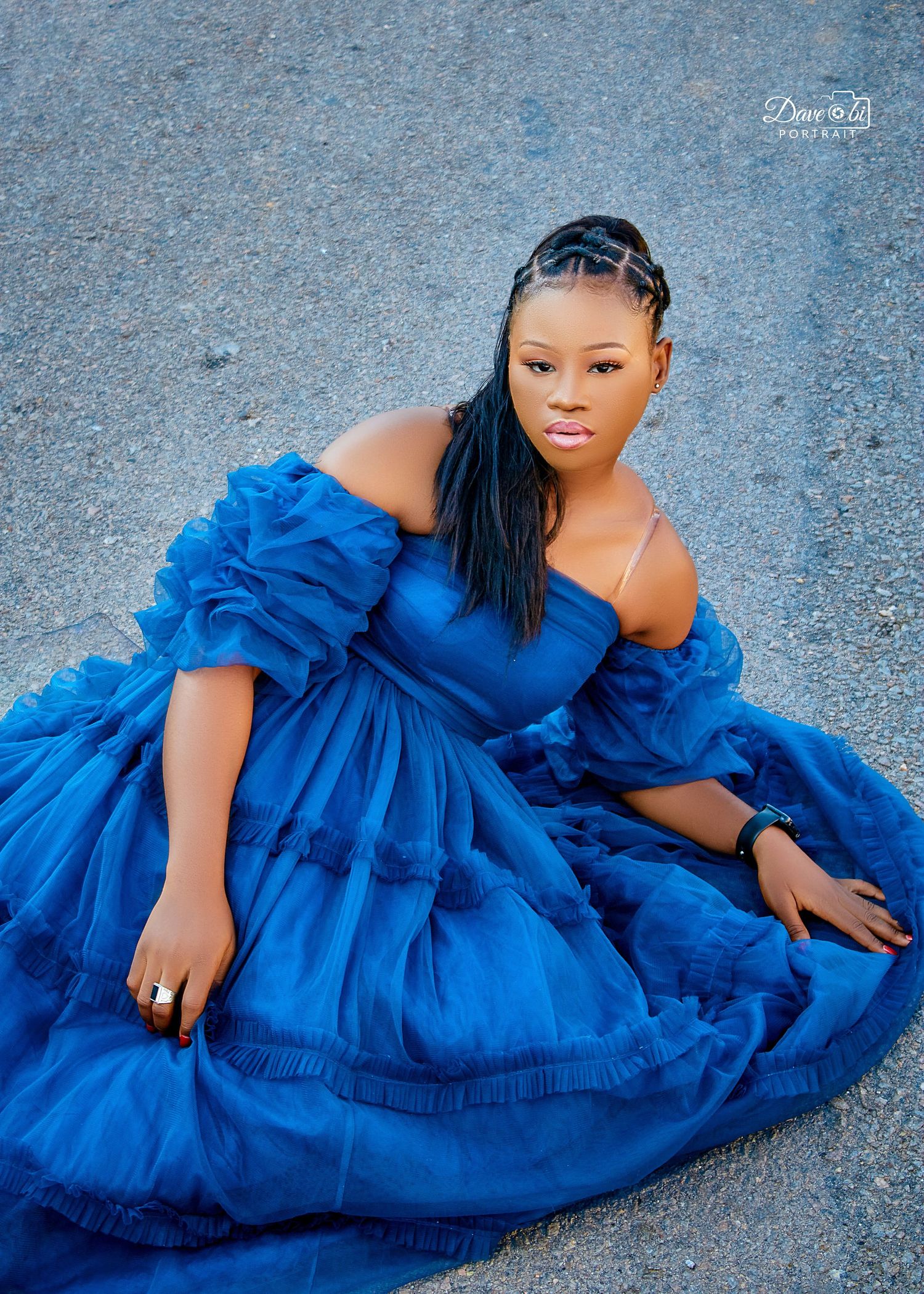 a lady with blue ground
