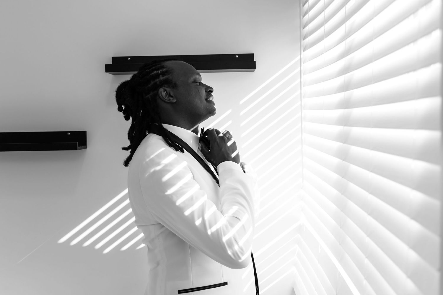 Montreal Luxury wedding photography - groom getting ready