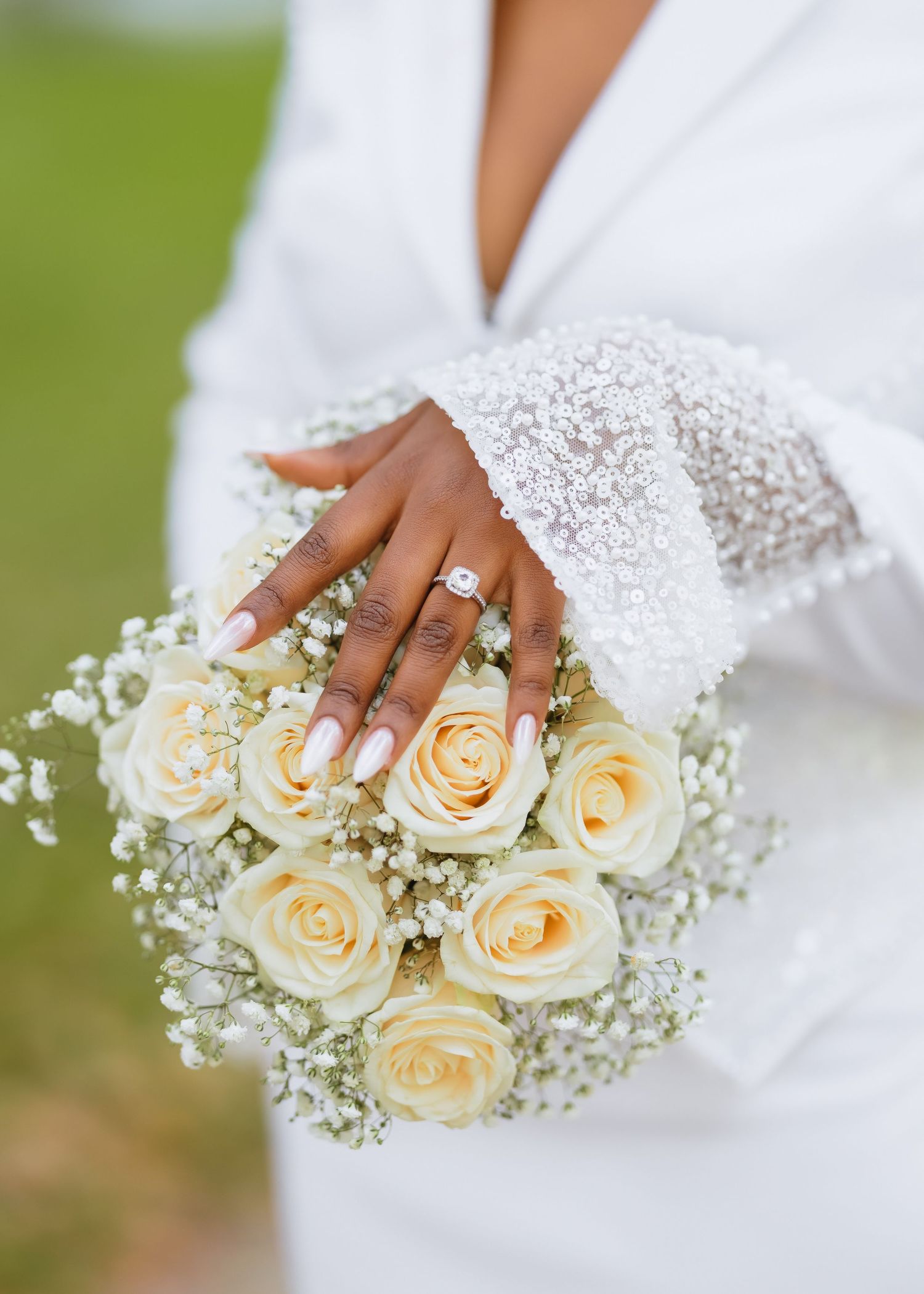 Montreal Luxury wedding photography - bride ring on the flowers