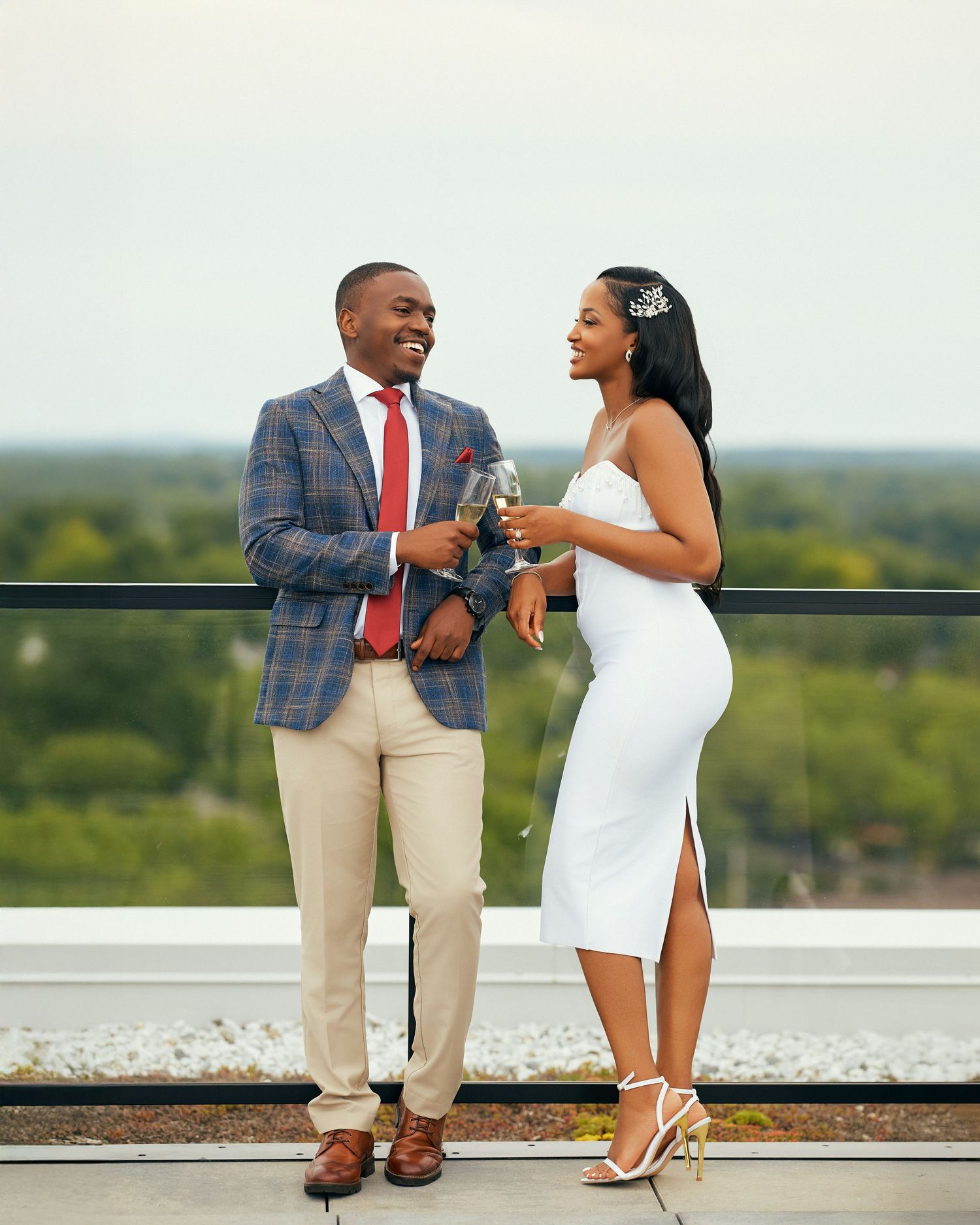 Montreal Luxury wedding photography - couple happy moments