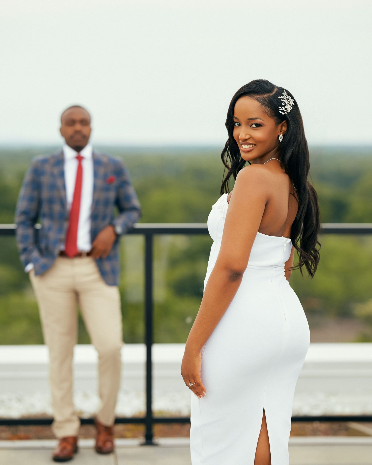 Montreal Luxury wedding photography - Bride poses