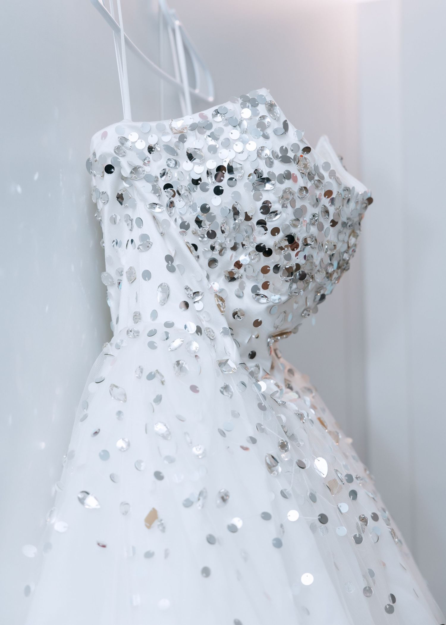 Montreal Luxury wedding photography - bride dress