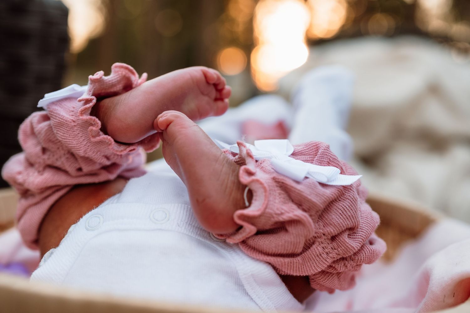 baby feet Herrick il
outdoor newborn session