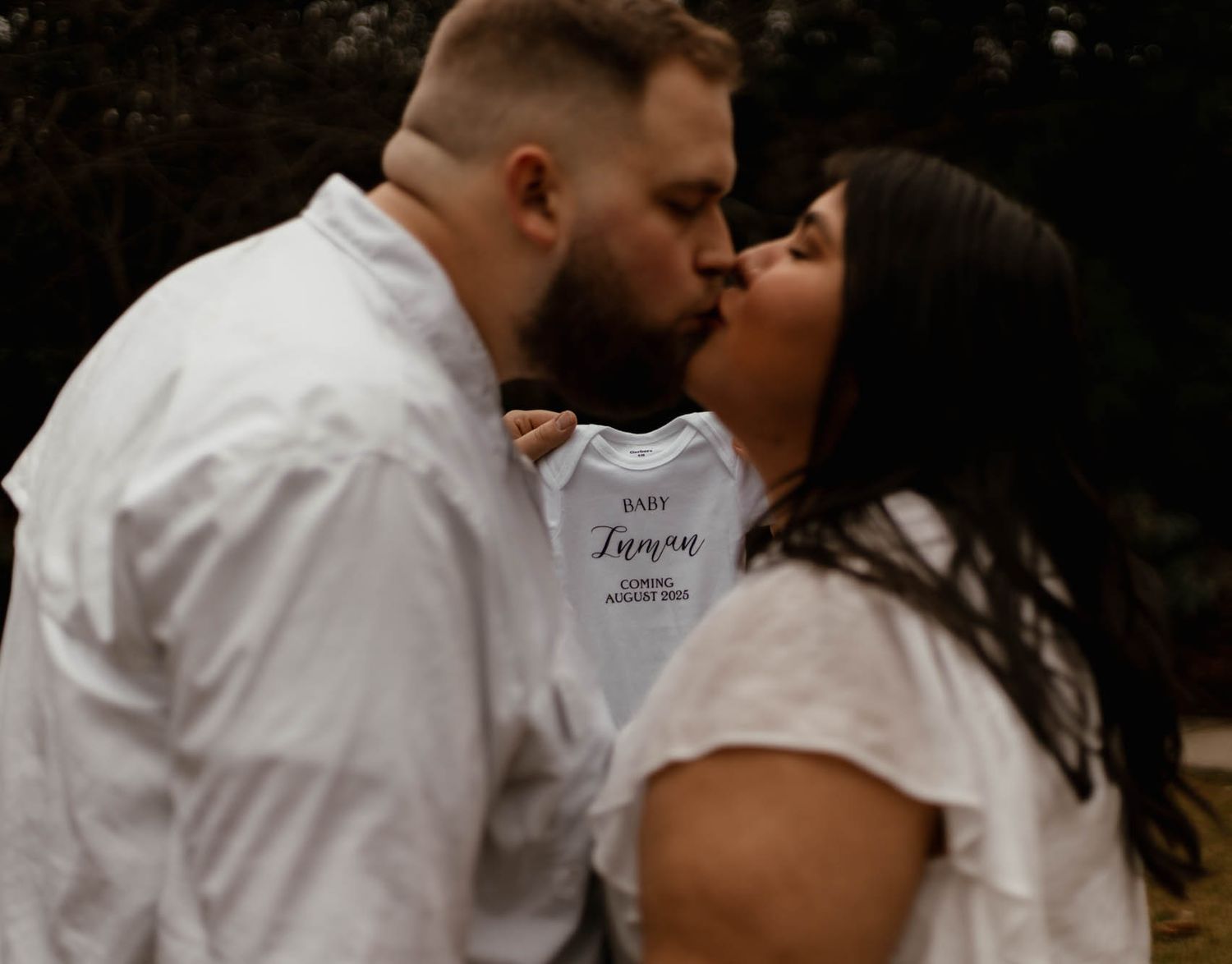 Natural light maternity photography session in Asheboro, North Carolina