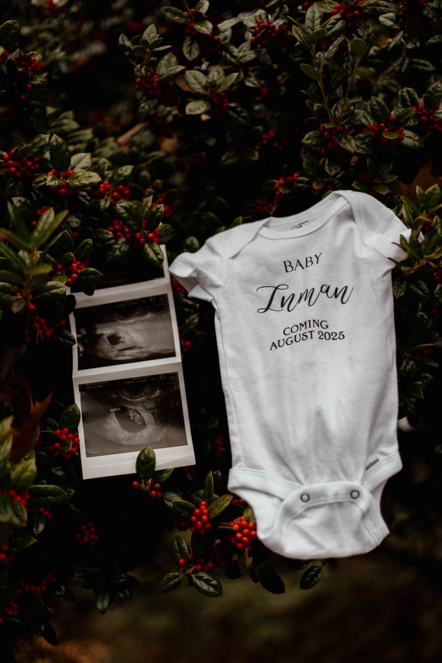 Natural light maternity photography session in Asheboro, North Carolina