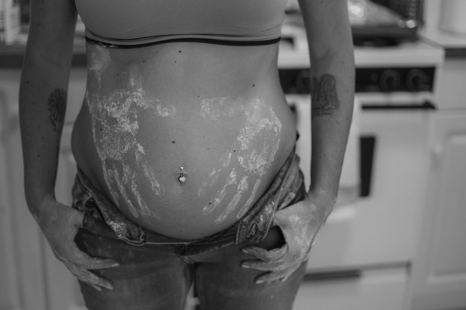 Natural light maternity photography session in Asheboro, North Carolina