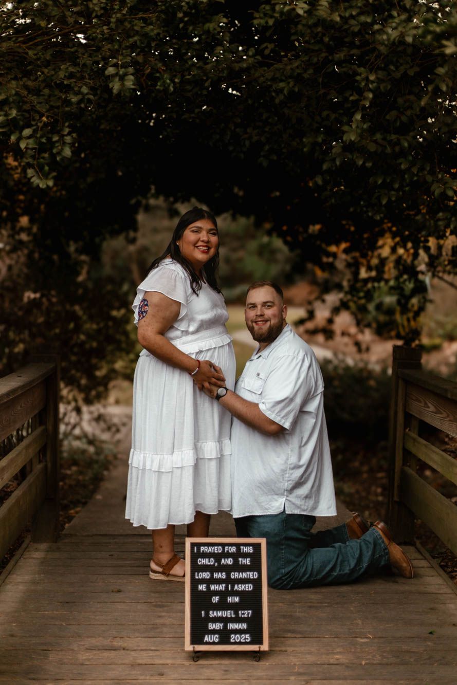Natural light maternity photography session in Asheboro, North Carolina