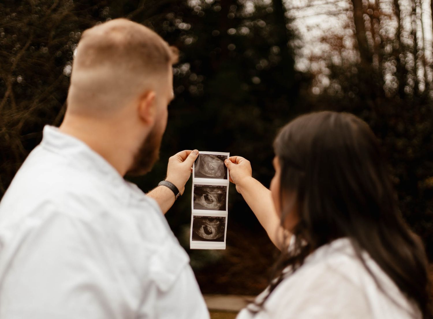 Natural light maternity photography session in Asheboro, North Carolina