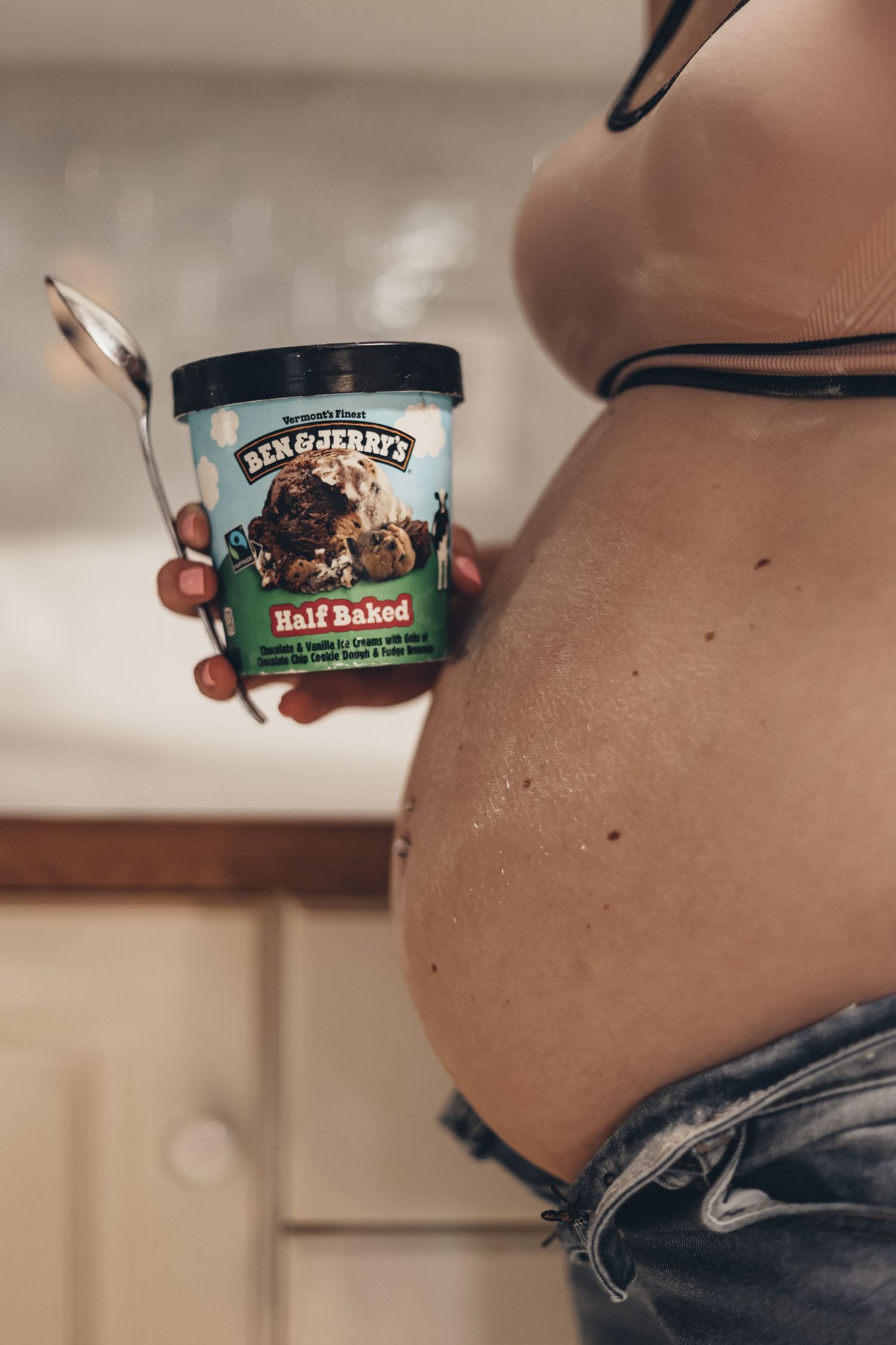 Natural light maternity photography session in Asheboro, North Carolina