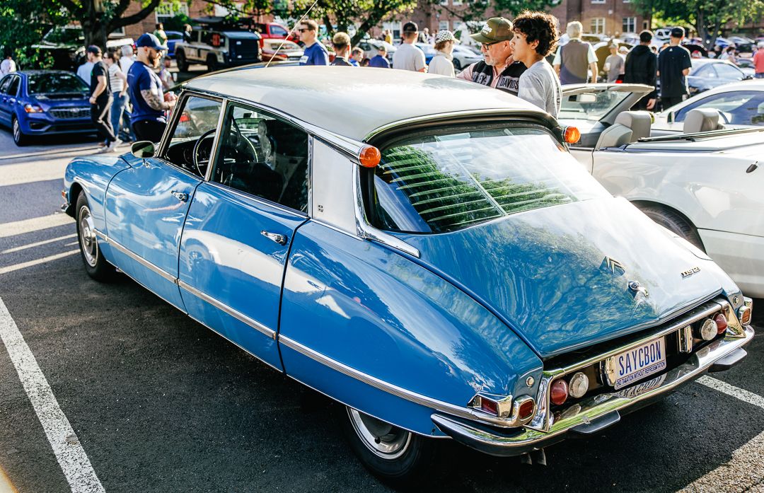 Vintage blue Citroën DS at an outdoor car show