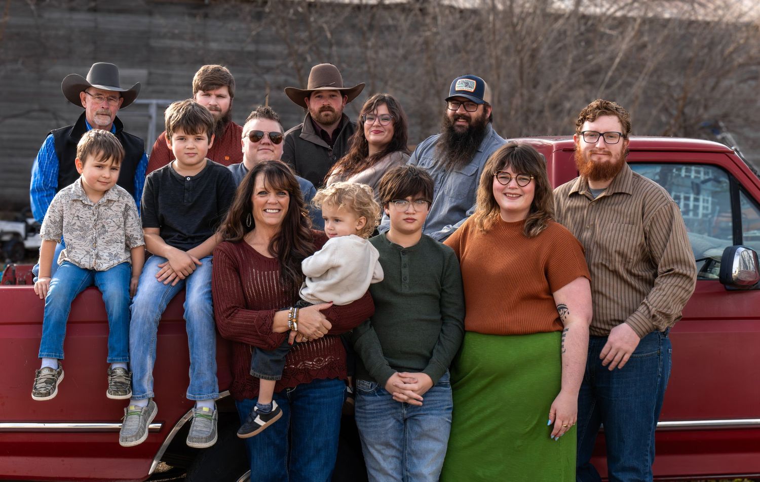 Family photos with a big group.