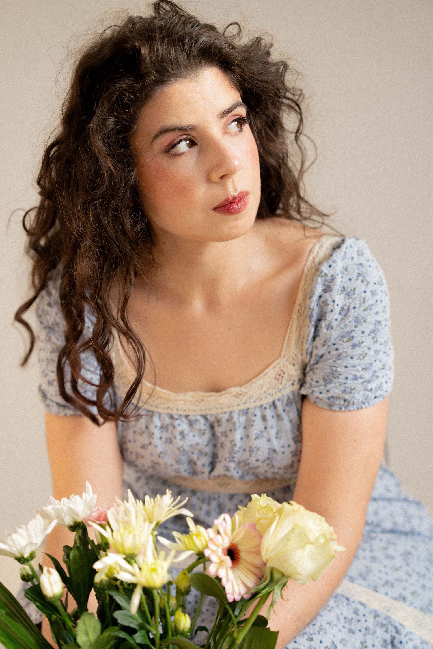 Woman elegant floral portrait in Antibes Portrait Studio