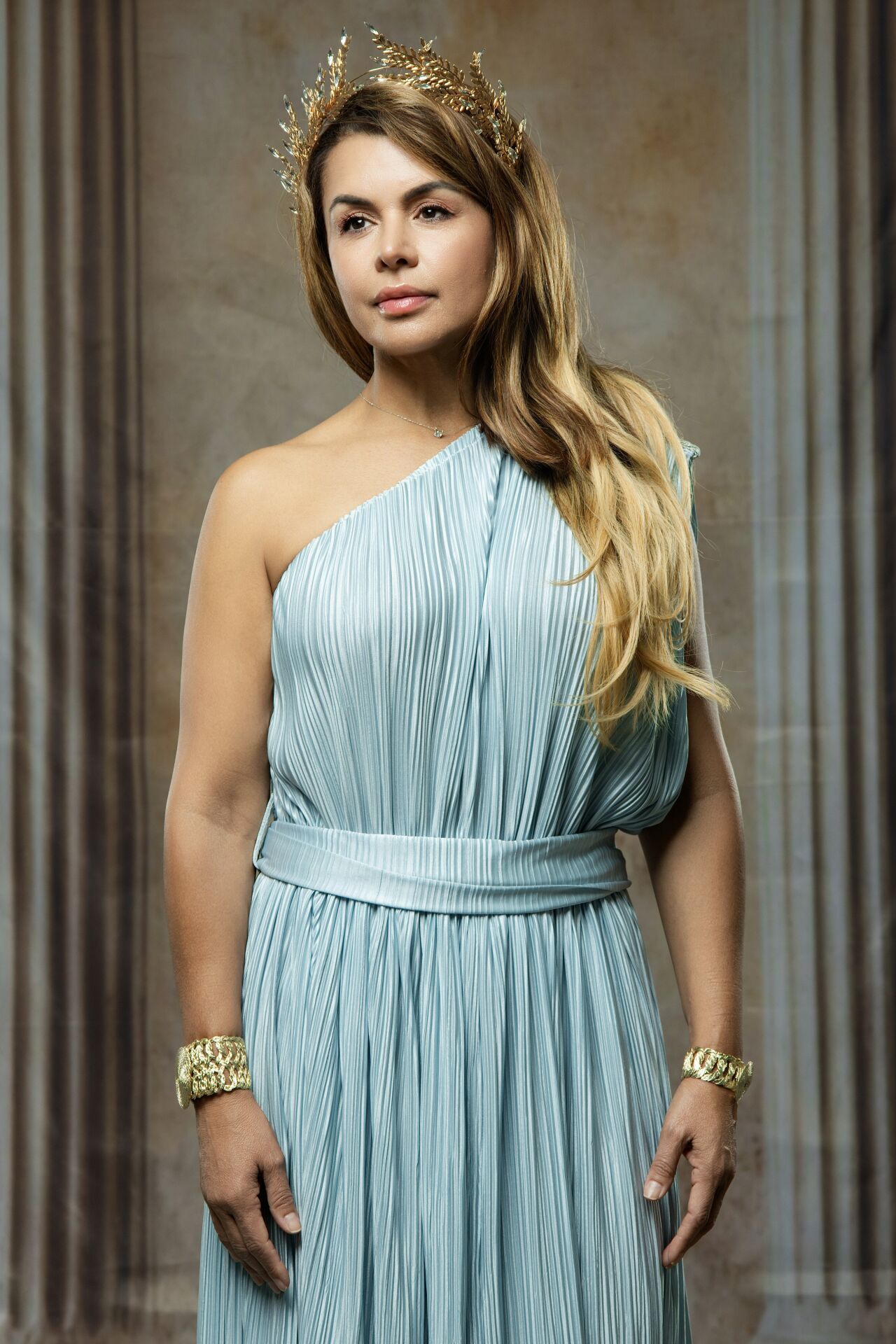 Dress like Aphrodite in Athens with Greek goddess costumes, mythology experience and professional GreekClick photos.