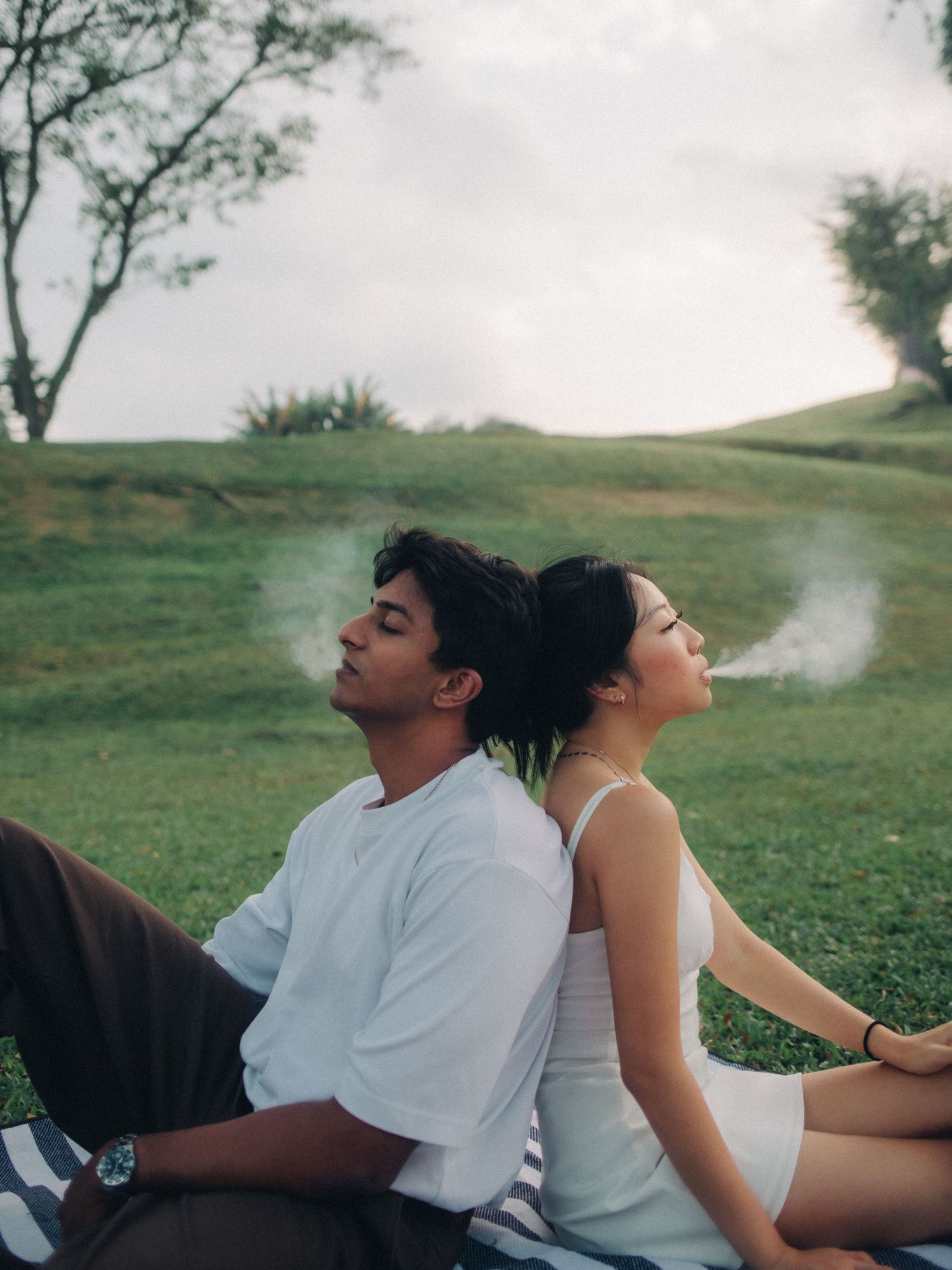 outdoor couple shoot arwaa mansion