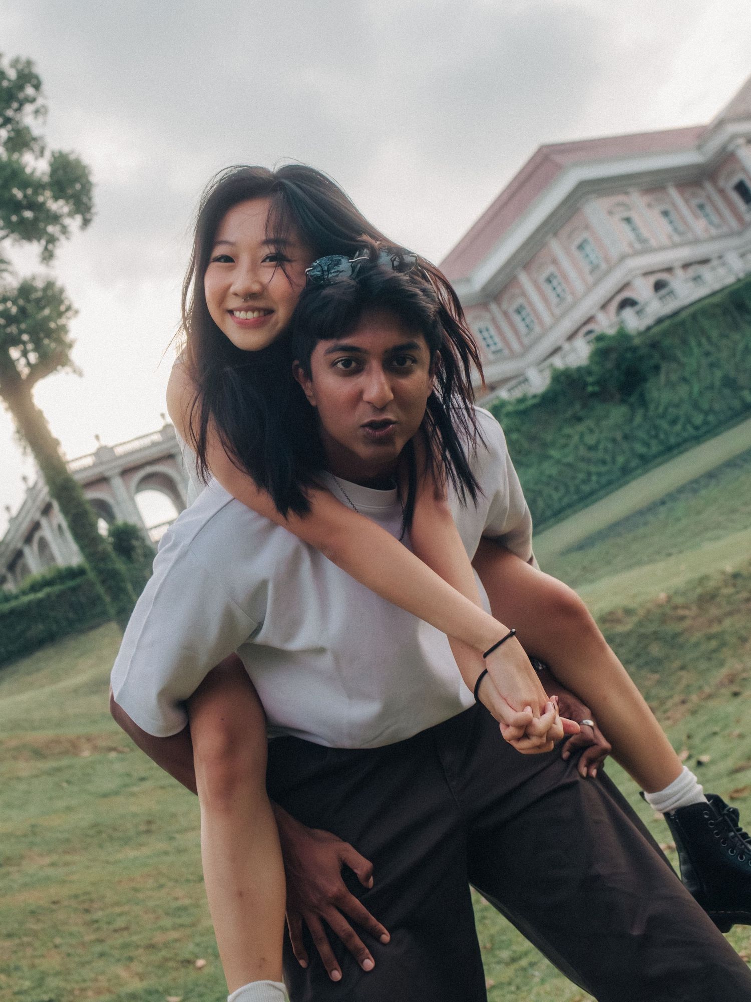 candid couple photos arwaa mansion singapore