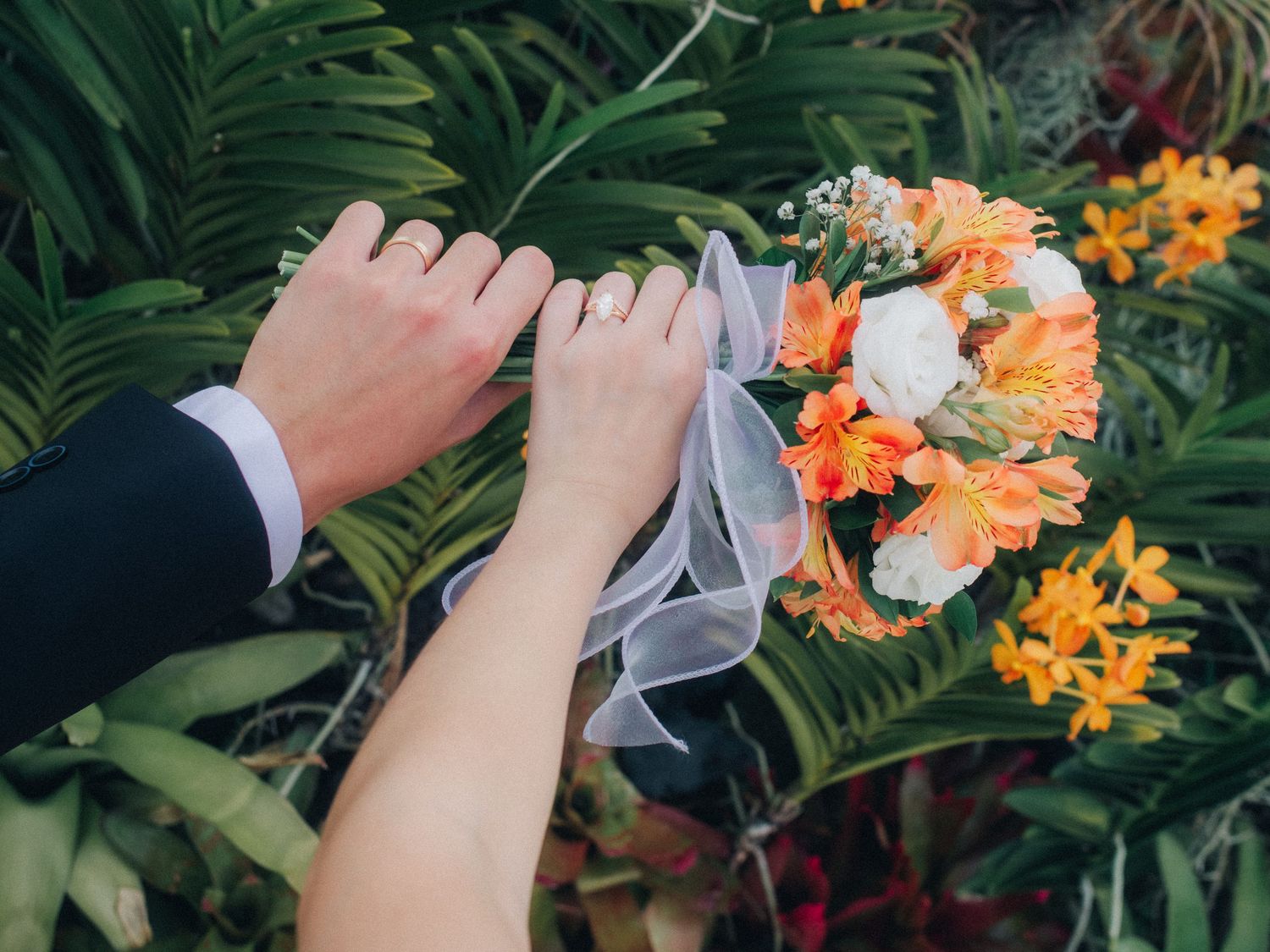 ficus room solemnisation couple exchanging rings