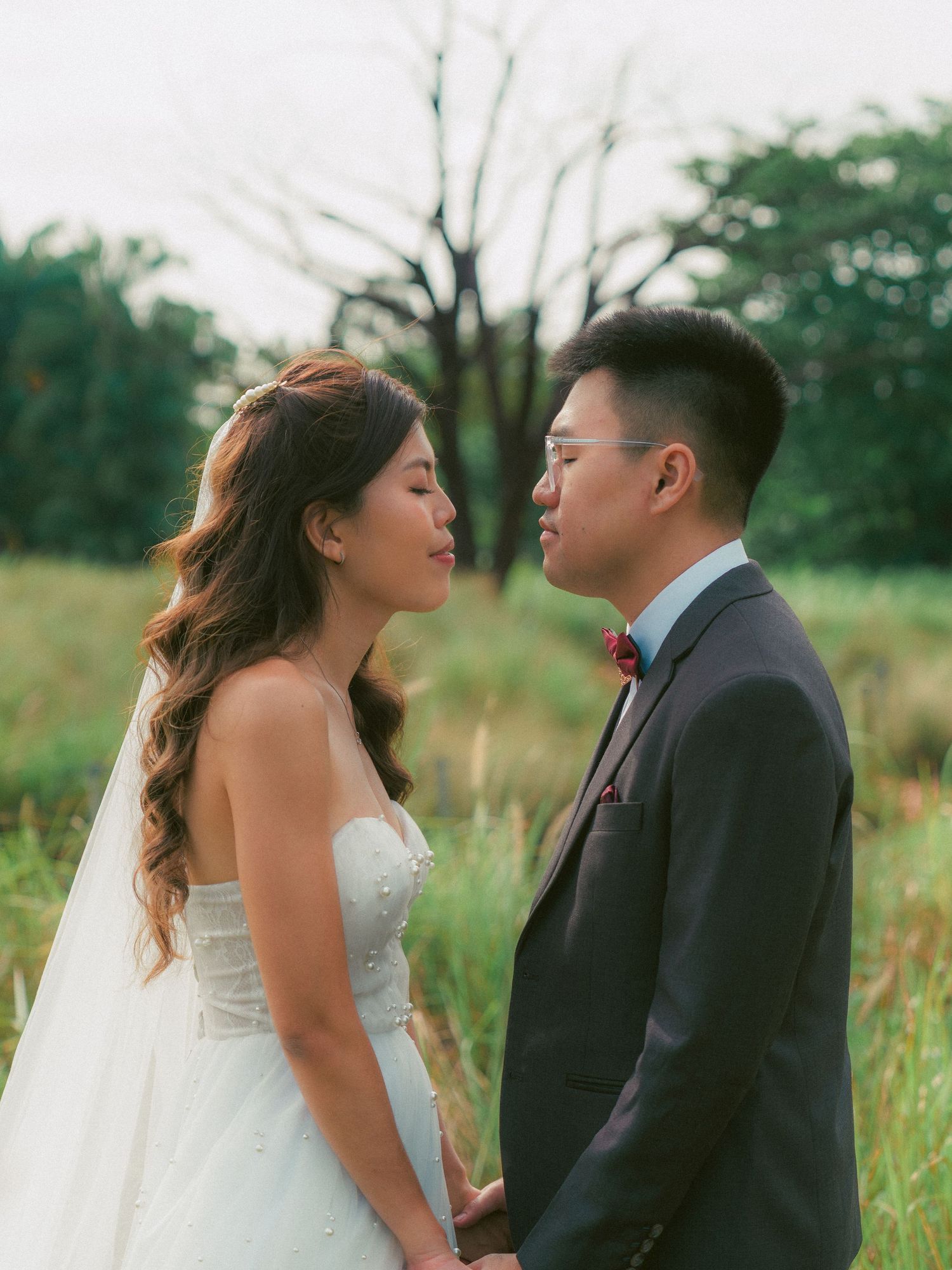 modern singapore wedding couple portraits