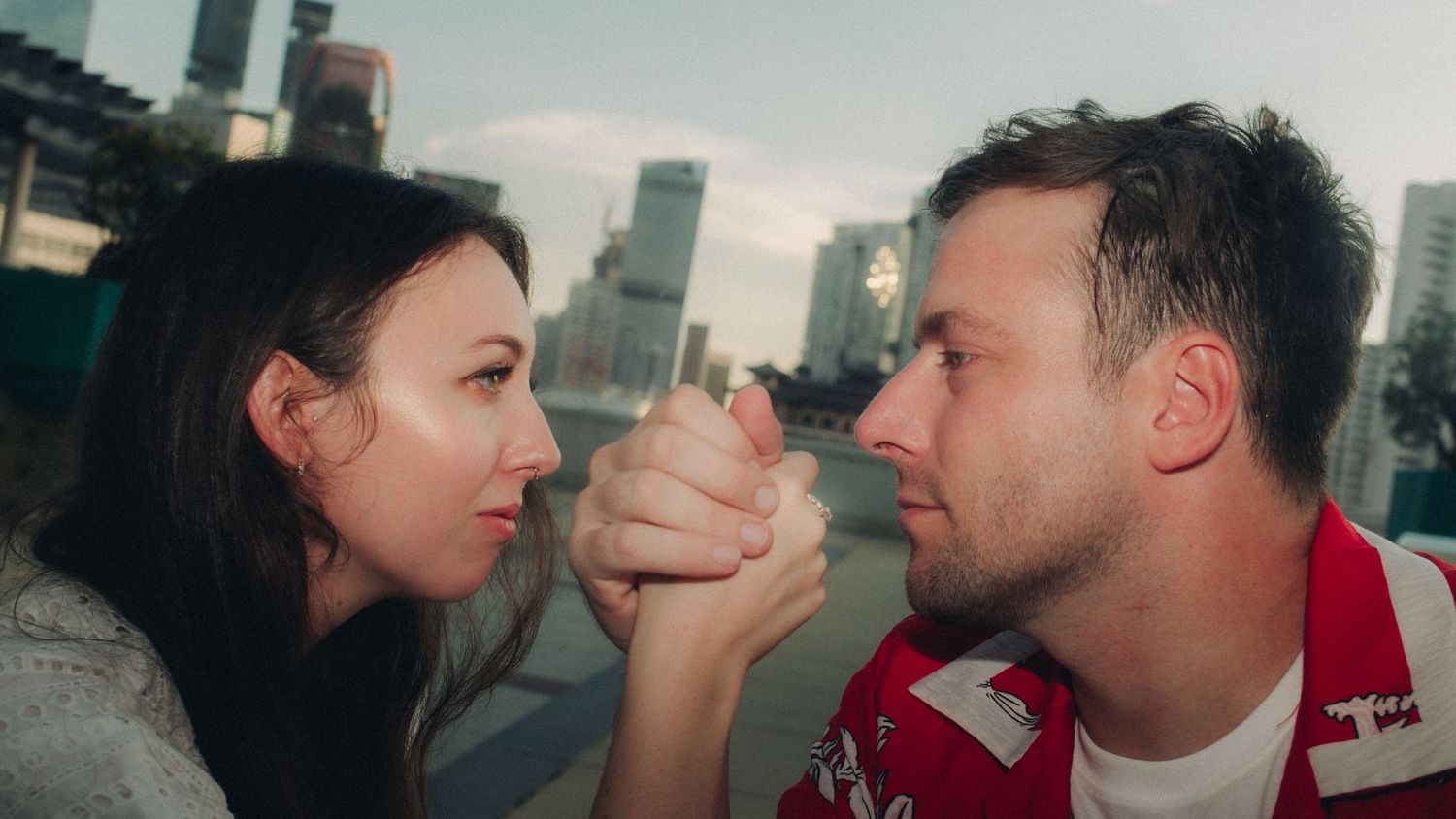 city engagement photos singapore couple