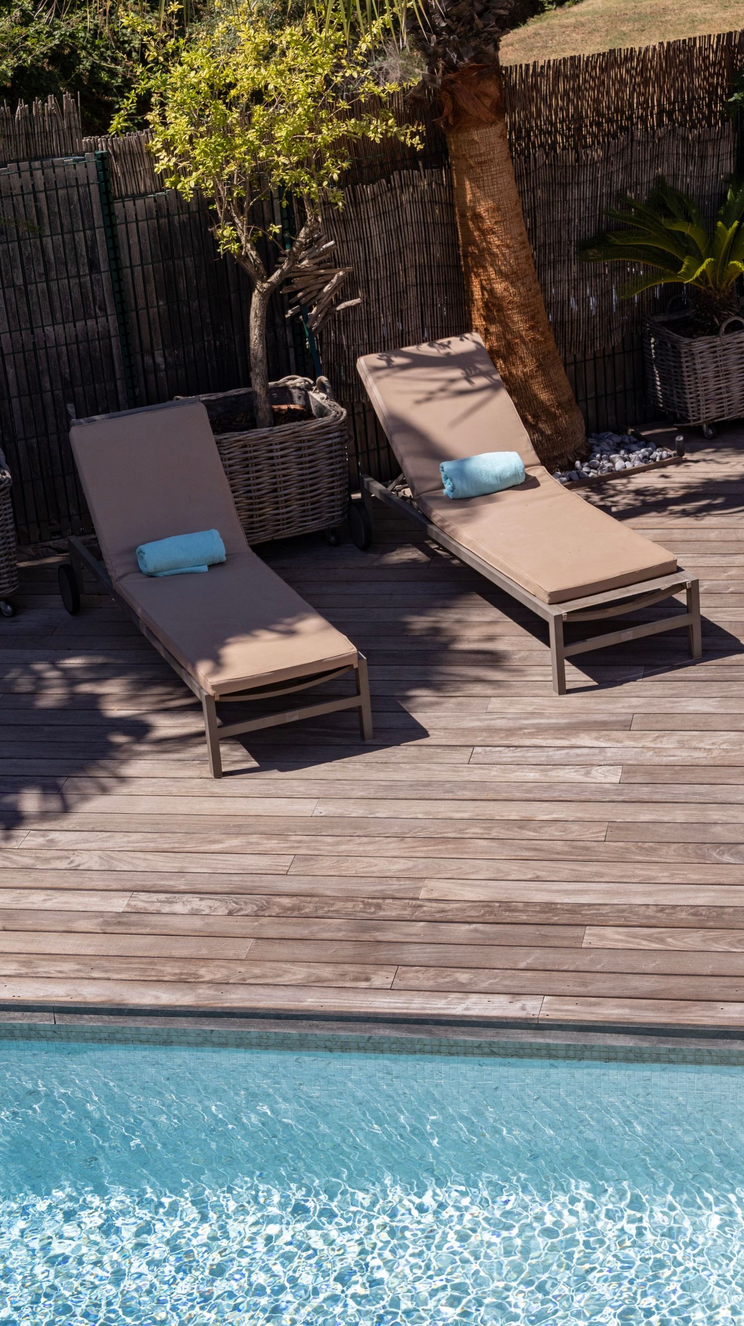 poolbed