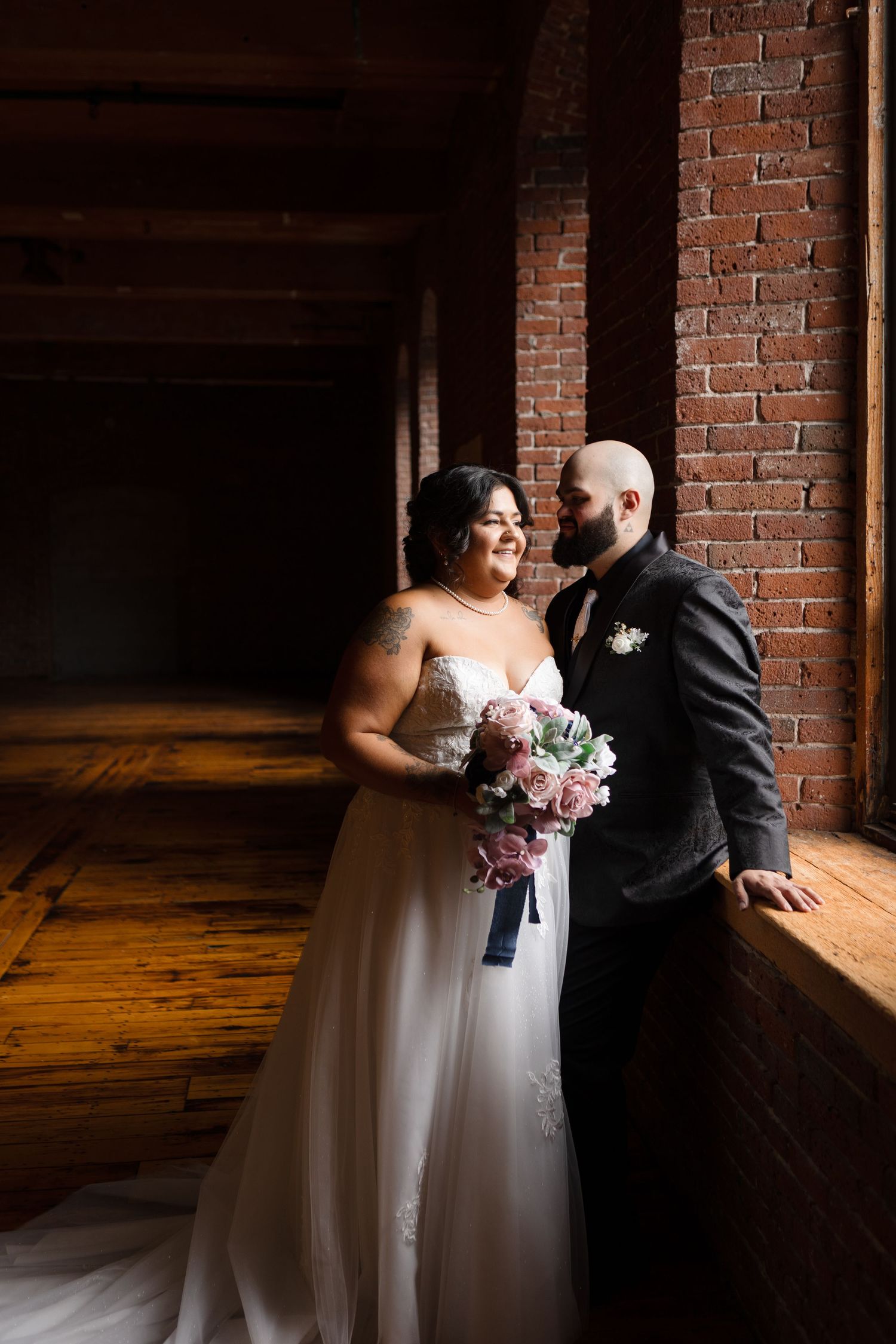 Bride and groom first look at Powel Crosley Estate in Sarasota, Florida, captured by Grand Photo by Karyna Oliinyk