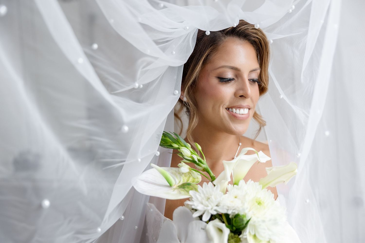 Bride portrait at Tampa Garden Club, Florida, captured by Grand Photo by Karyna Oliinyk