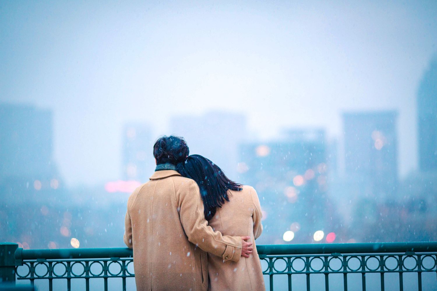 Winter engagement session in Charles River Boston Massachusetts, captured by Grand Photo, Karyna Oliinyk