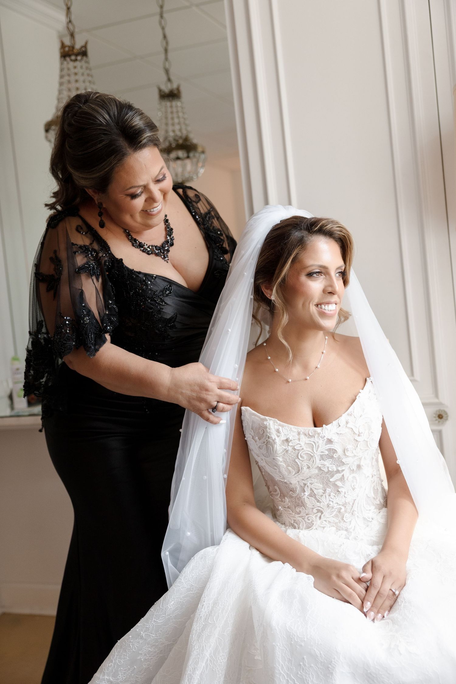 Bride getting ready at Tampa Garden Club, Florida, captured by Grand Photo by Karyna Oliinyk
