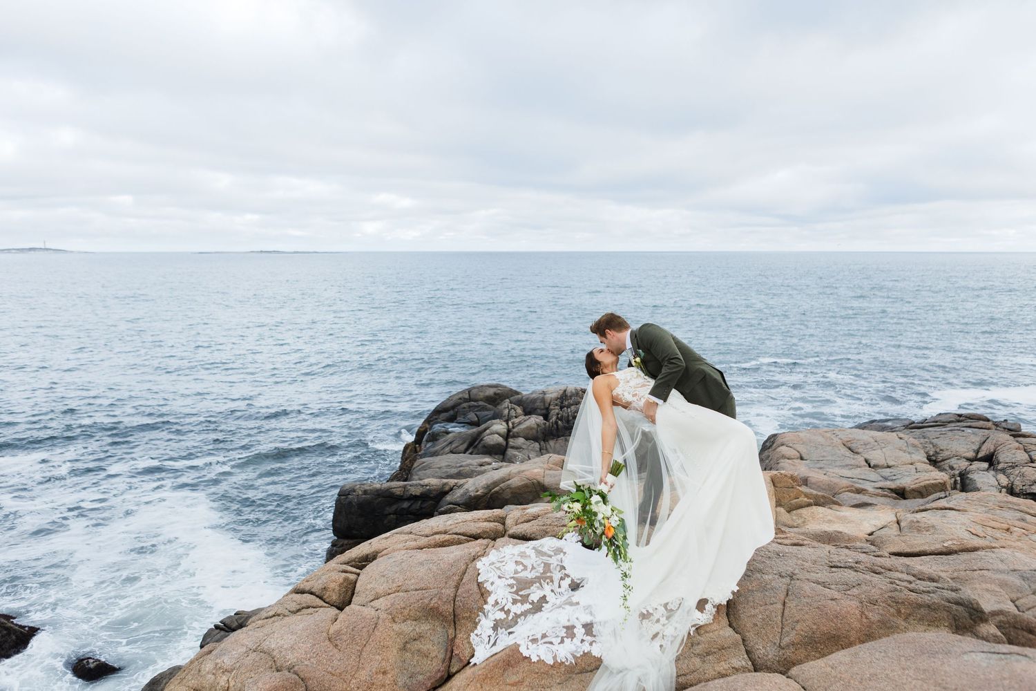 Wedding at St. Pete Beach in Florida, captured by Grand Photo by Karyna Oliinyk
