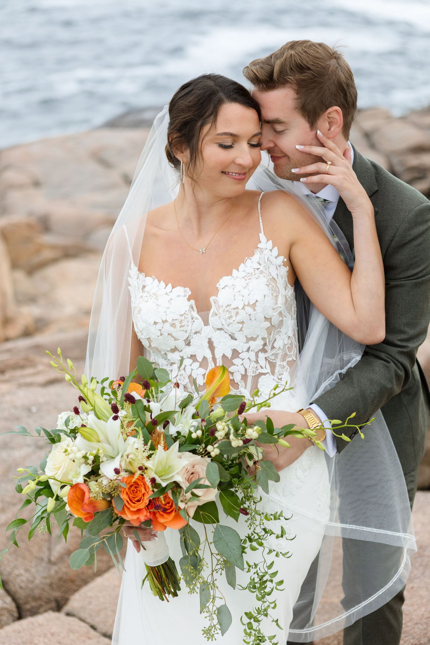 Bride and groom portraits at St. Pete Beach in  Florida, wedding photographer Grand Photo Karyna Oliinyk
