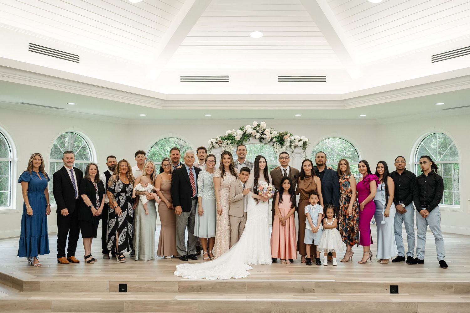 Formal portraits with guests at Harborside Chapel in Safety Harbor, Florida — wedding photographer Grand Photo, Karyna Oliinyk